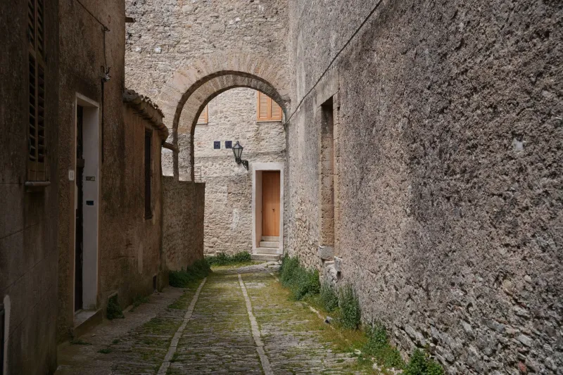 Scatto e Racconto: Come Trasformare San Giorgio in un Album di Emozioni Autentiche